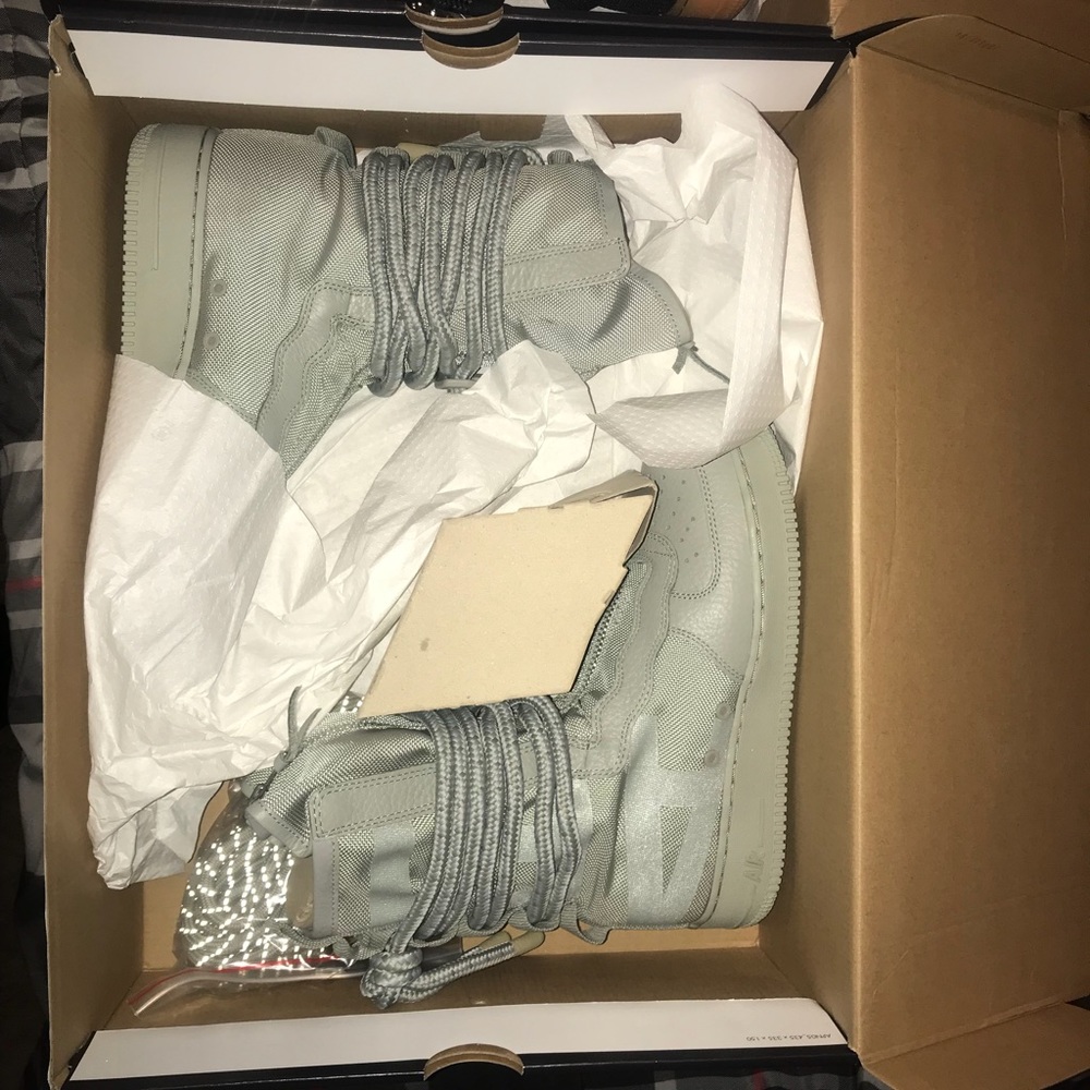 Nike Air Force one’s brand new
